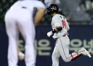 ‘1위 경쟁’ 한국시리즈 방불케 한 12회 연장 혈투