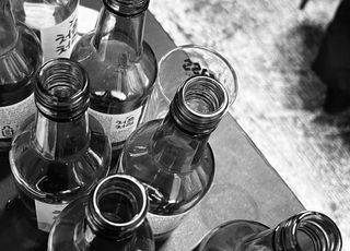 [소설 ‘위대한 알코올중독자’&lt;40&gt;] 술과의 한판승부
