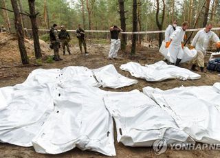 러시아군 철수 뒤 발견된 '시신 450구·고문실 10개' 