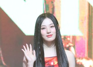 포즈 취하는 엔믹스 지니