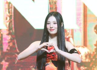 엔믹스, 싱글 2집 컴백! 포즈 취하는 지니
