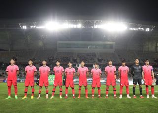 우즈베키스탄과 맞붙는 대한민국 U-23 축구대표팀 선수들