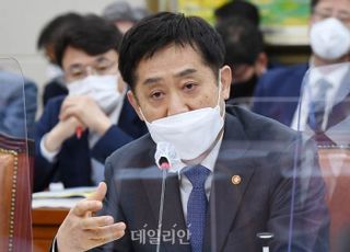 김주현 "소상공인 대출 근본적 상환능력 회복 지원"