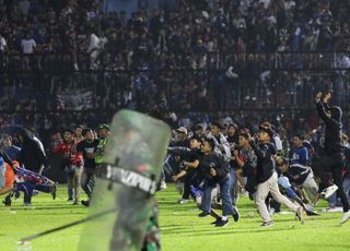 인도네시아 축구장 폭동, 최소 127명 사망