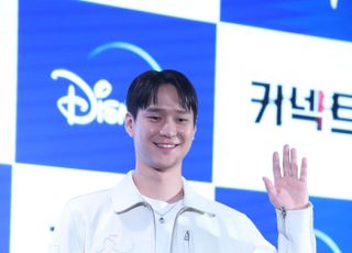 고경표 '반가운 웃음'