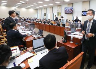 [2022국감] 정청래 "혀 깨물고 죽으란 게 잘된 발언이냐" vs 권성동 "잘된 발언인데, 왜"