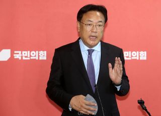 윤 대통령-원외당협위원장 오찬 관련 질문 답변하는 정진석 비대위원장