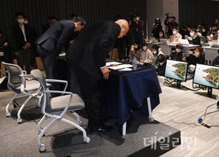 카카오, 먹통사태에 4분기 실적 ‘경고등’…낮아지는 저점