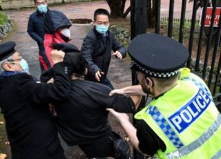 맨체스터 홍콩 시위대 집단 구타사건에 中총영사 개입?