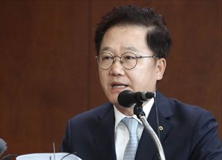 [2022 국감] 강석훈 산은 회장 "부산이전, 국회 찾아 설득할 것"