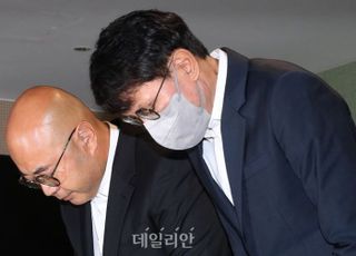 "화재가 1차 원인"에 "이중화 못한 게 치명적"…카카오 먹통 사태 공방 가열