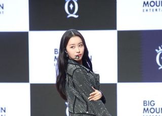 퀸즈아이 나린 '걸크러쉬 뒷태'