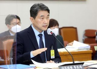 이주호, 사교육업체 유착·아빠찬스 의혹에 딴소리…野 “동문서답 말라”