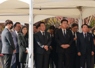 합동분향소 찾은 정진석 "예산국회서 안전망·안전시스템 전면 재점검"