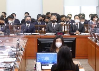 이상민 "이태원 참사 당일 경찰보고 못 받아"…윤희근 "상황 예측 못 해"