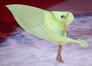 '김연아 금메달 강탈' 소트니코바, 은퇴 후 깜짝 근황 알렸다