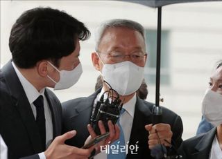 한동훈, '월성원전 의혹' 백운규 출국금지 일시 해제