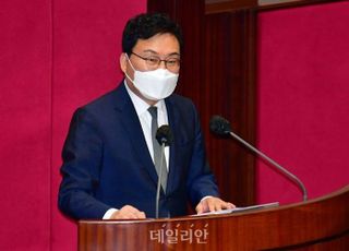 與 "민주당 인사들, 이스타항공 취업청탁 증거 명백…철저 수사해야"