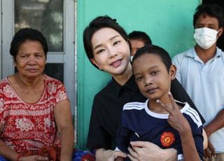 [11/14 데일리안 퇴근길뉴스]김건희 여사 만난 캄보디아 ‘심장병 환아’에 후원 쇄도…“조만간 한국서 치료” 등