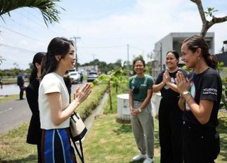 김건희 여사, 동남아서 '친환경 행보'…"핵전쟁 못지 않게 기후환경 문제 중요"