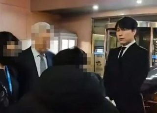 "정우성씨, 악수 한 번만" 이태원 참사 유가족 사칭해 후원 뜯어낸 모자 입건