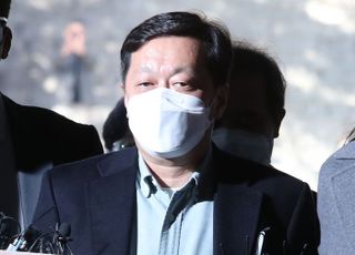 '이재명 턱밑' 정진상 오늘 구속 기로…野 "정치수사" 방어 수위 최고조