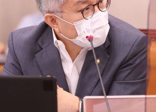 '짤짤이' 성희롱 발언 논란, 최강욱 불송치…경찰 "모욕 고의 없어" 사건종결 