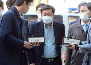 민주당, 김용 사퇴 처리…정진상은 구속적부심 보고 판단