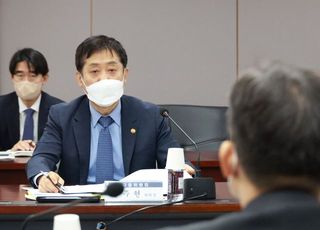 김주현 “시장 위축 다소 진정…금융사 과도한 자금확보 경쟁 자제해야”