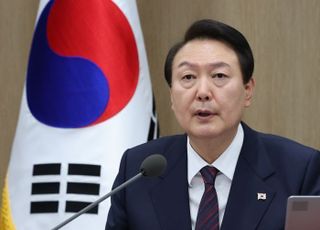 尹, 내일 국무회의서 화물연대 '업무개시명령' 심의…"법치주의 세워야"