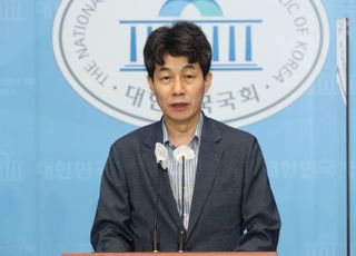 [속보] 文, '서해 피격 수사'에 "정권 바뀌자 판단 번복" 반발