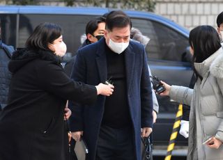 유동규 전 본부장, '대장동 의혹' 공판 출석