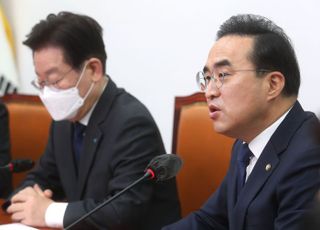 박홍근 "예산안 합의, 오후까지 정부와 여당 입장 바꾸지 않는다면 수정안 제출 결정"