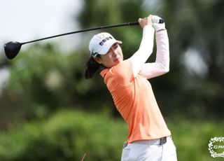 KLPGA 이정민, 마침내 10승 고지 "힘든 하루, 의문 해소 기쁘다"