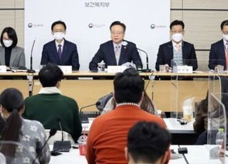 확진자 7일 격리 풀리나…"실내마스크 조정 연계해 재검토"