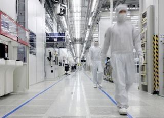 3나노 양산 시작한 TSMC...삼성과 경쟁 본격화