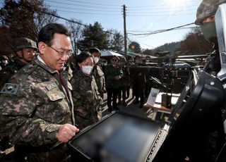 5사단 찾은 주호영, 사단가 제창하며 최전방 부대 장병 위로