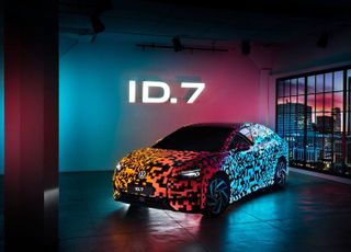 [CES 2023] 6년 만에 컴백 폭스바겐, 700km 달리는 전기차 'ID.7' 눈길