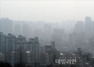 "외출 자제·나갈 때 마스크 착용 필수"…서울 미세먼지주의보 발령