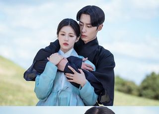 '환혼' 이재욱·고윤정, 단향곡 나무 아래 애틋한 포옹