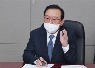 '문재인 30년 지기' 송철호 불구속 기소…뇌물수수 및 정치자금법 위반 혐의