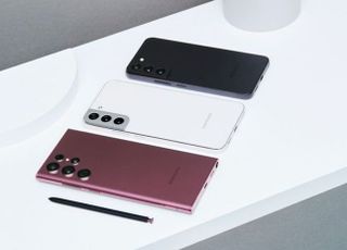 KT도 올렸다…갤럭시S22 울트라 지원금 최대 65만원