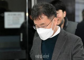 김만배, 천화동인서 '140억' 인출…박영수 인척에 전달