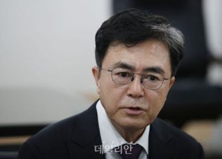 김태흠 "나경원, 장만 서면 얼굴 내미는 장돌뱅이냐…자중해야"