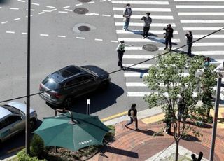 오늘부터 우회전 어기면 처벌받는다…전방 빨간불에는 무조건 '정지'