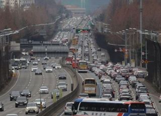 전국 주요 도로 귀경길 정체…부산→서울 5시간 40분