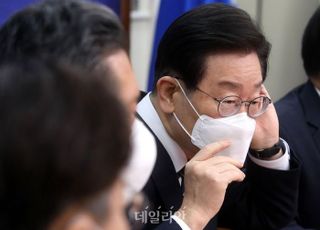 "이재명 기소되면 당대표 사퇴해야" 63.8% [엠브레인퍼블릭]