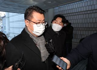 장원준 전 신풍제약 대표, '비자금 의혹' 구속 전 피의자 심문 출석