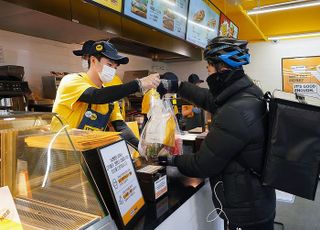 "한파에 배달 인기 후끈"…신세계푸드 ‘노브랜드 버거’ 배달 11% 늘어