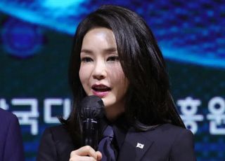 김건희 여사, '관저 식사 정치' 본격화···내조의 여왕?